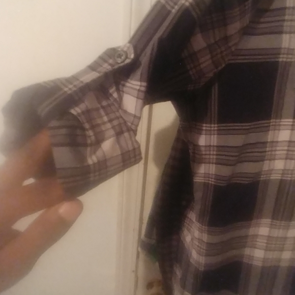 Button up - Picture 3 of 3